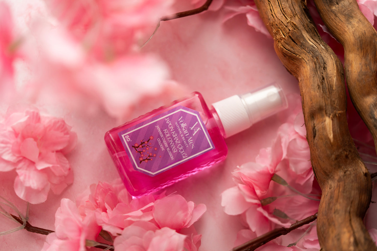 عطر كولونيا أزهار الكرز اليابانية ٥٠ مل